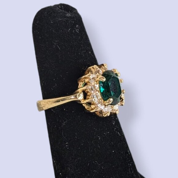 Vintage Glass Stone Costume Ring - Picture 2 of 9